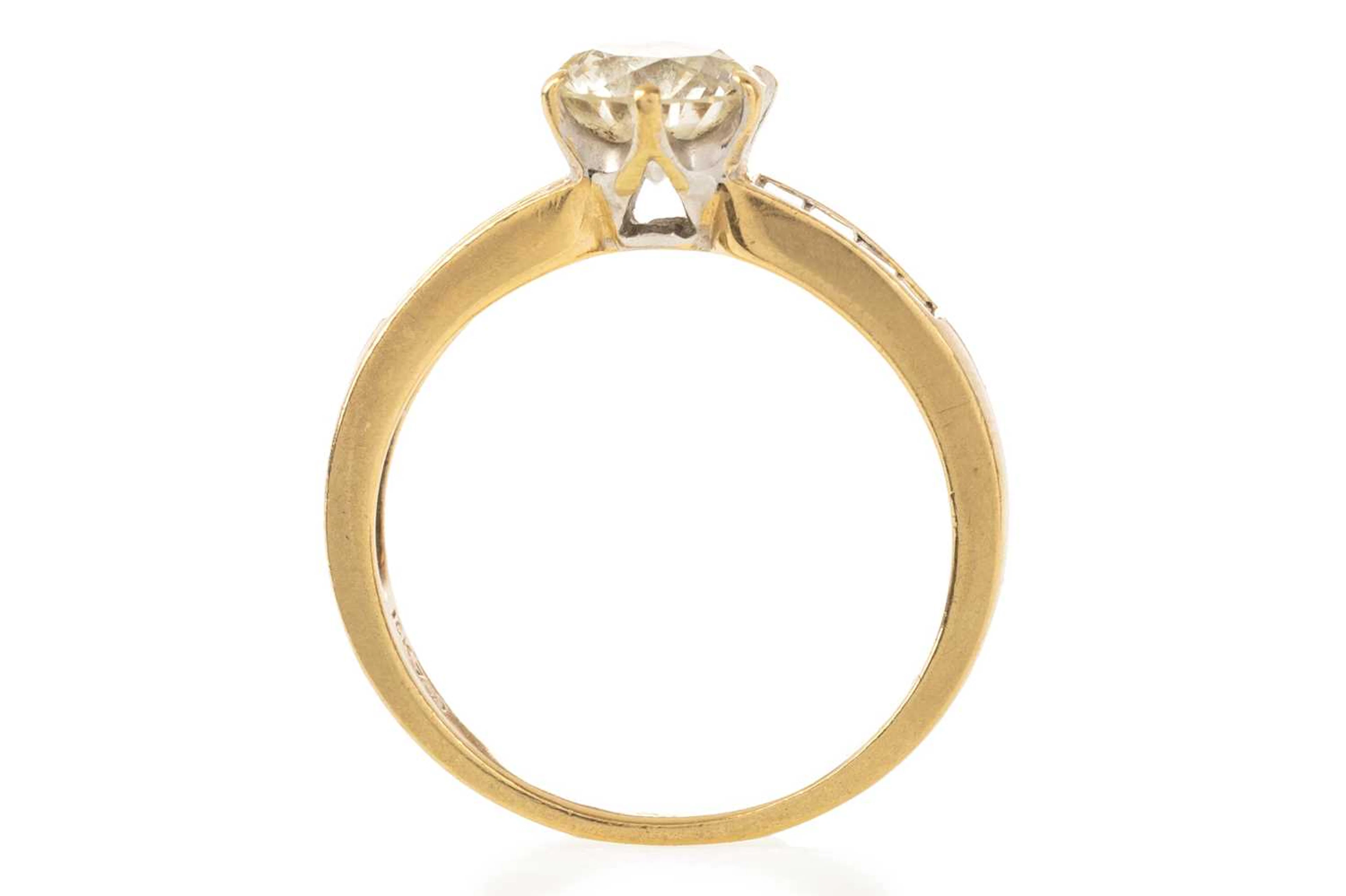 DIAMOND DRESS RING LATE 20TH CENTURY