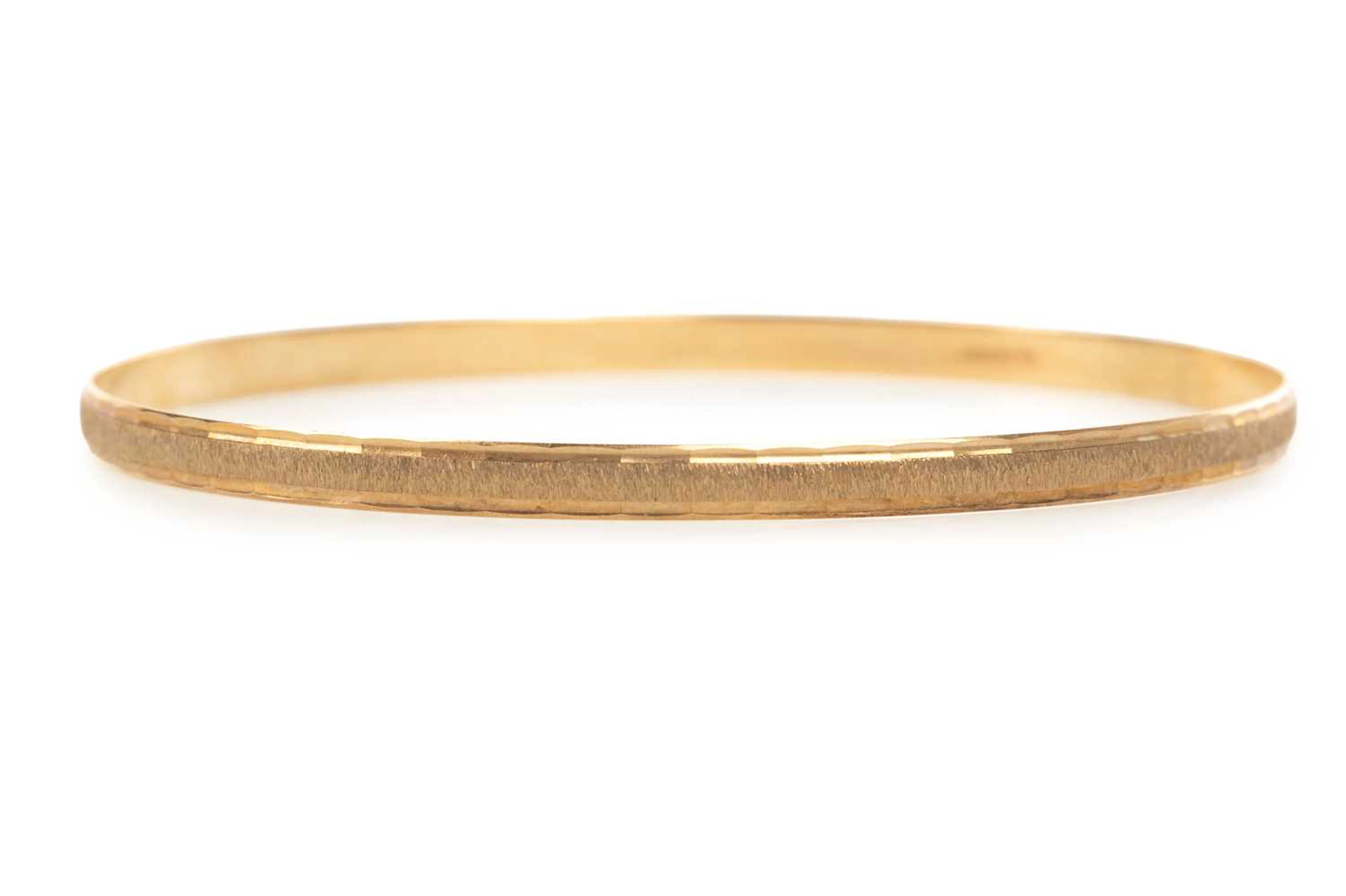 GOLD BANGLE MID/LATE 20TH CENTURY