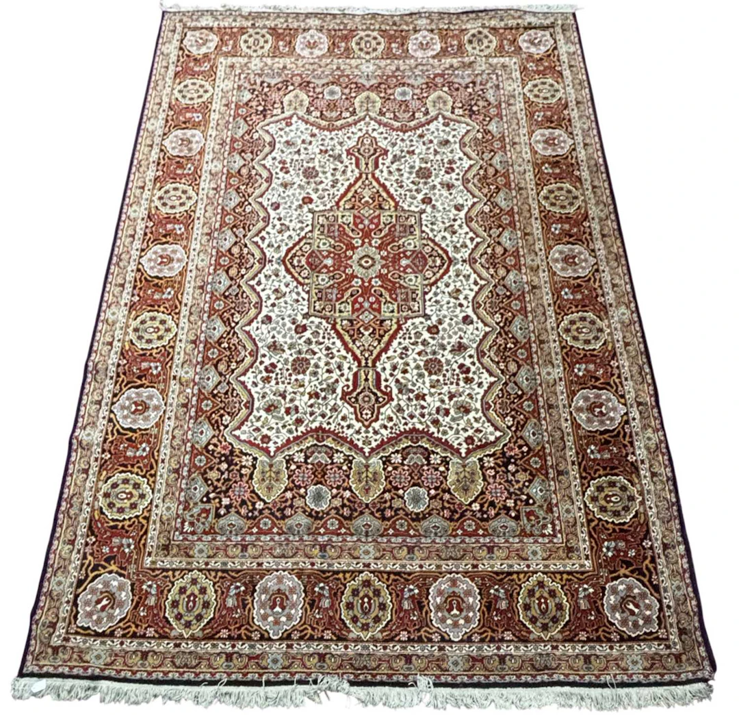 EASTERN FLOOR RUG LATE 20TH CENTURY