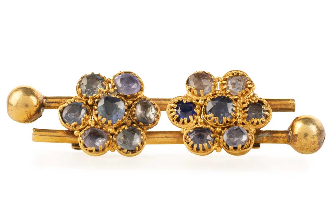 SAPPHIRE DOUBLE FLOWER BROOCH LATE 19TH CENTURY