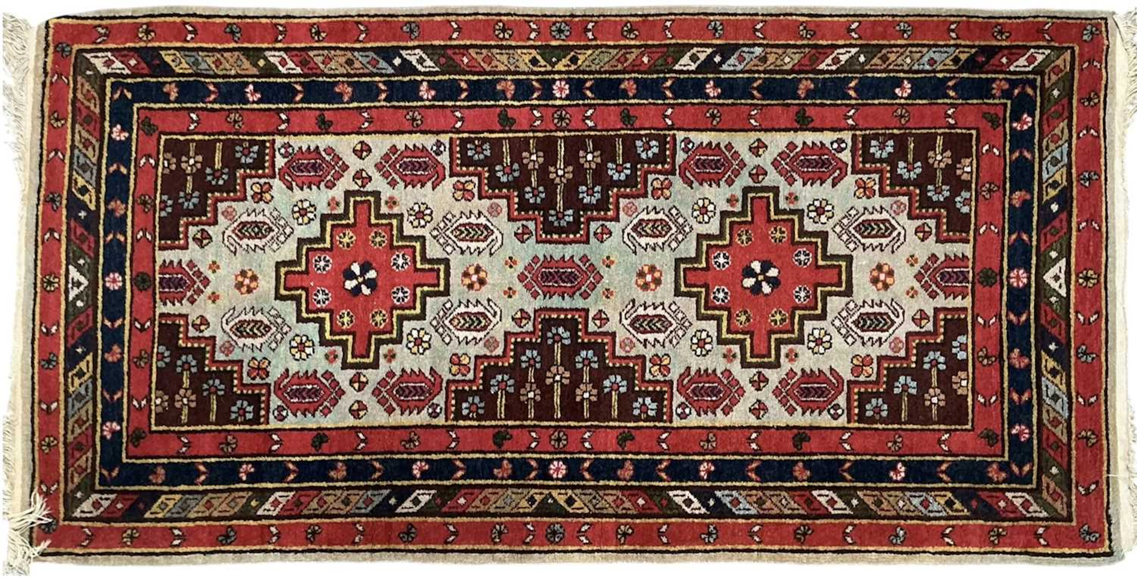 CAUCASIAN STYLE RUNNER LATE 20TH CENTURY