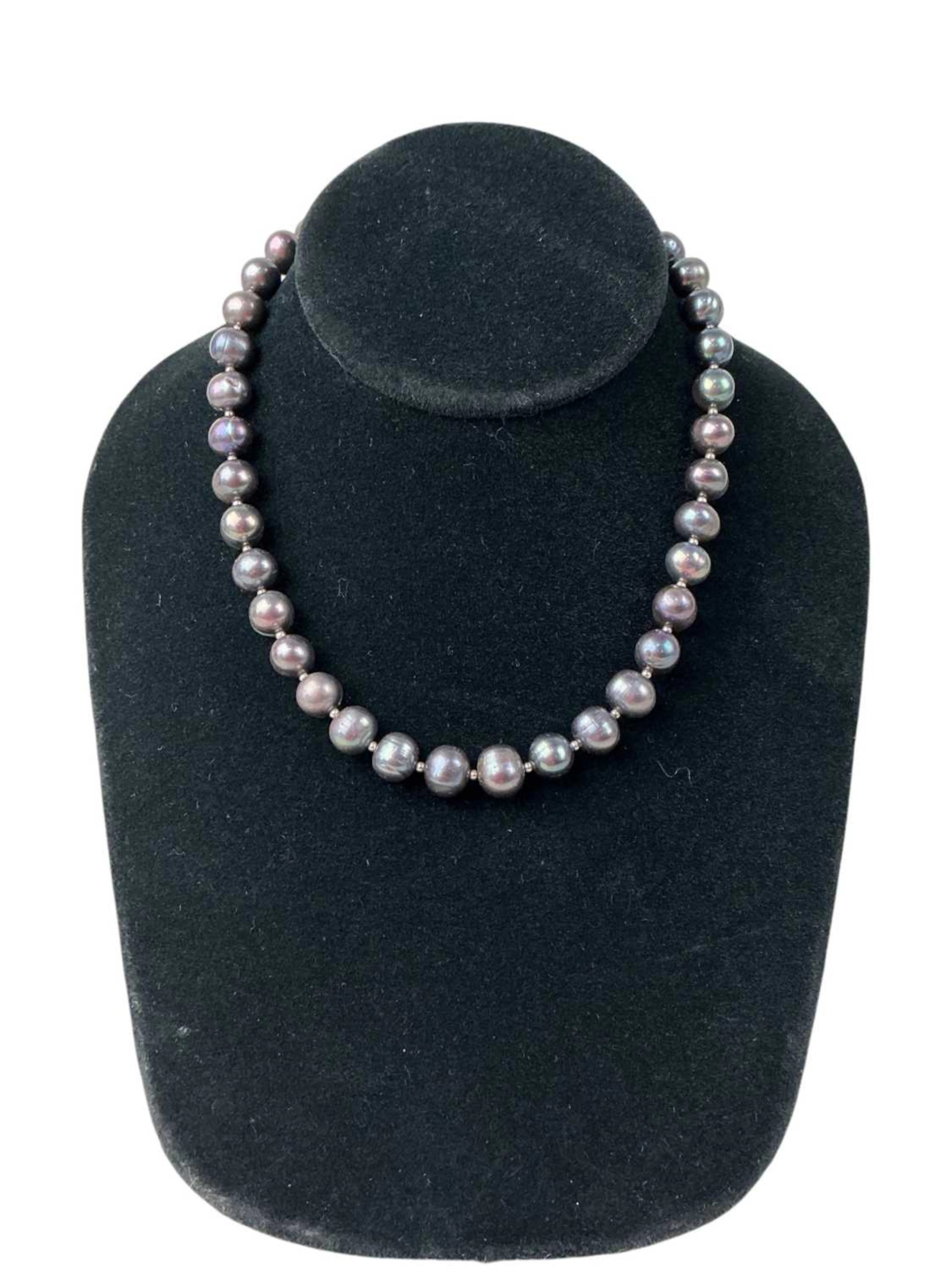 TWO PEARL NECKLACES AND TWO BRACELETS LATE 20TH CENTURY