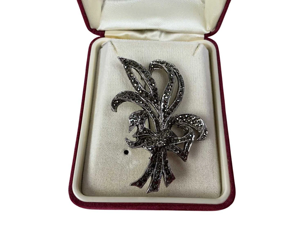 COLLECTION OF COSTUME JEWELLERY LATE 20TH CENTURY