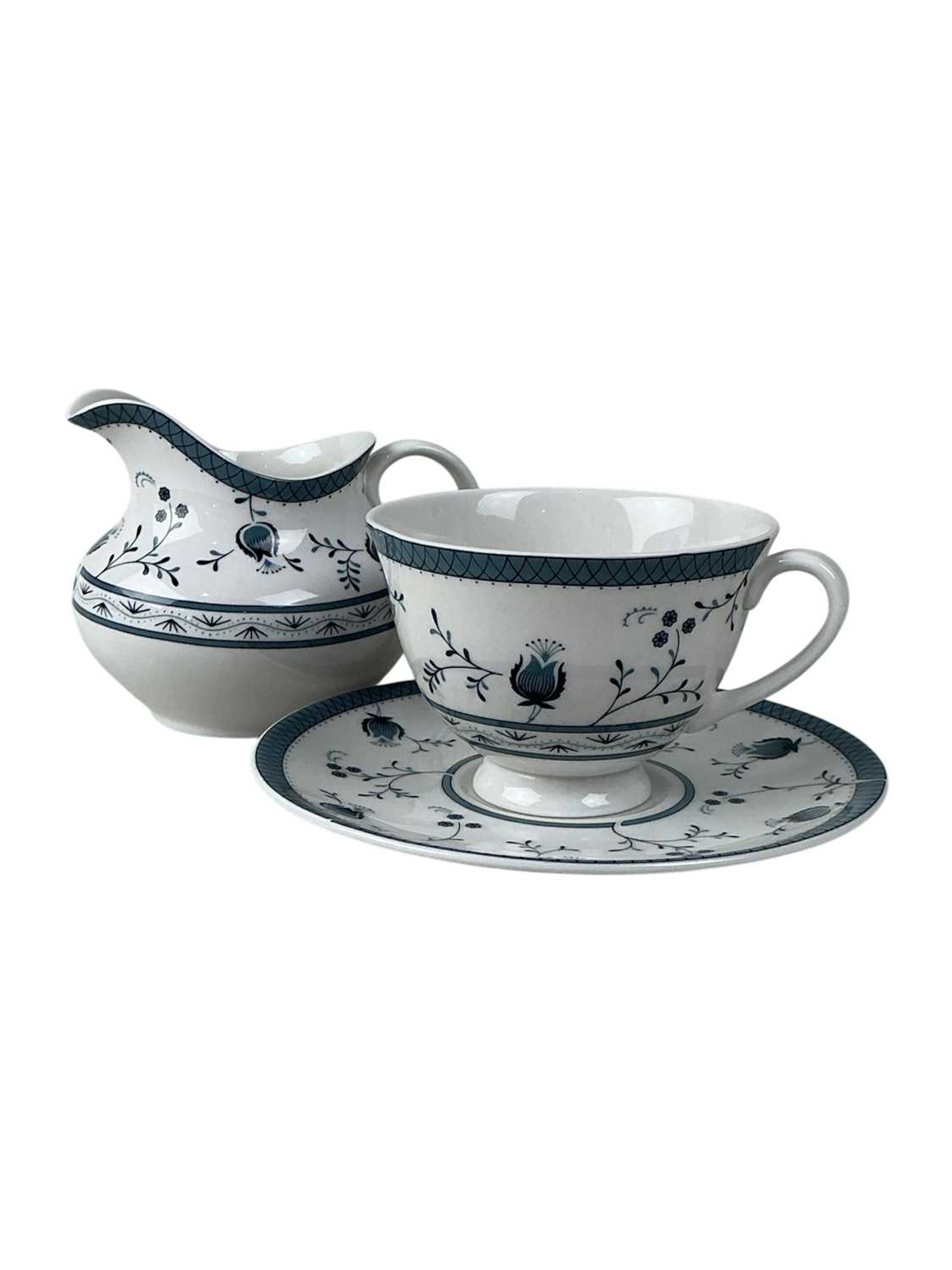 ROYAL DOULTON DINNER SERVICE MID 20TH CENTURY