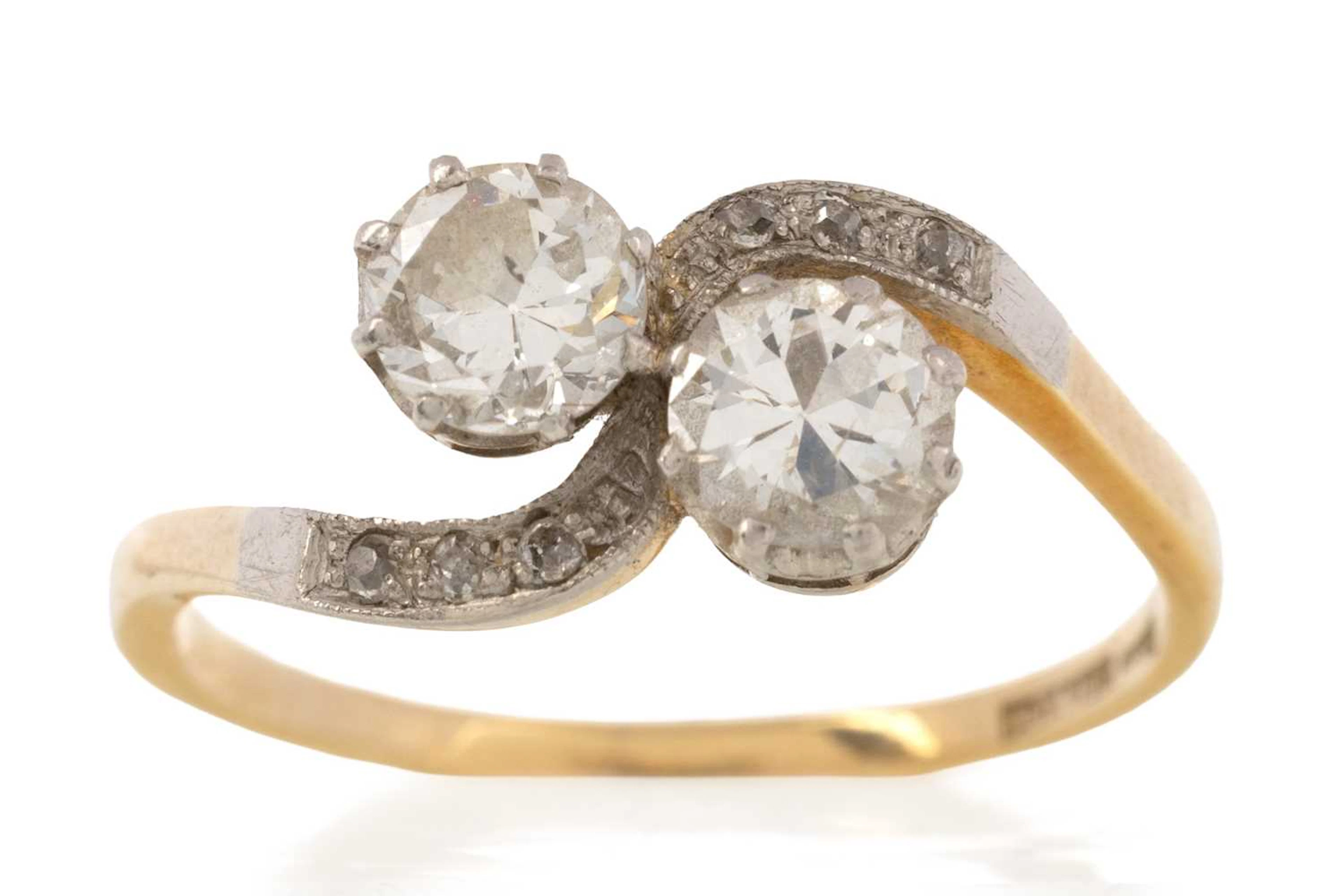 DIAMOND TWO STONE CROSSOVER RING EARLY 20TH CENTURY