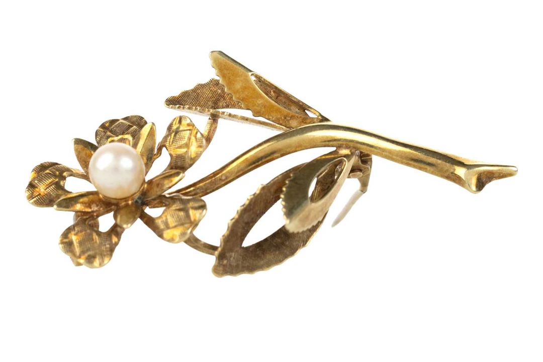 PEARL FLOWER BROOCH LATE 20TH CENTURY