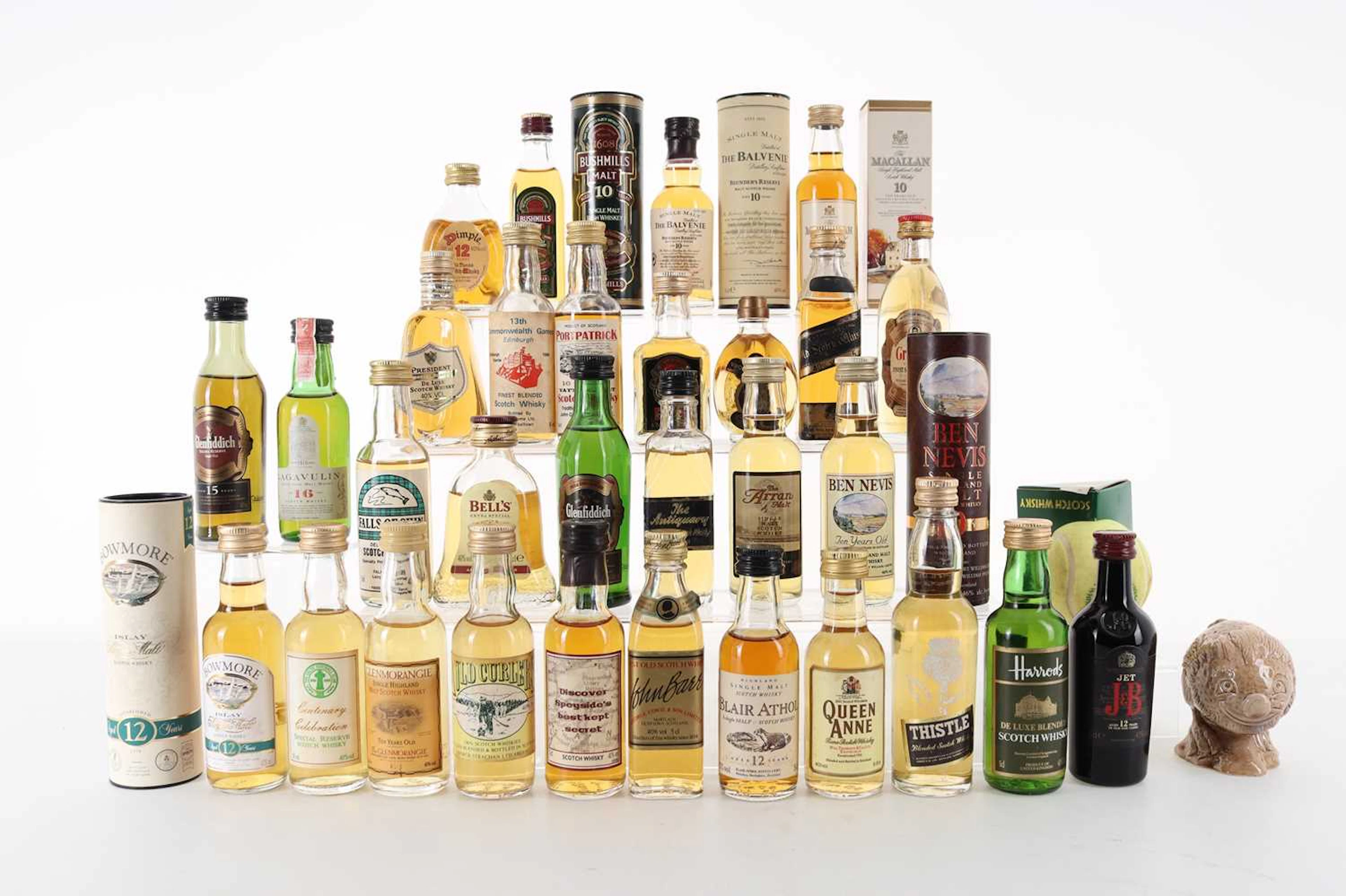 THIRTY TWO WHISKY MINIATURES INCLUDING MACALLAN 10 YEAR OLD
