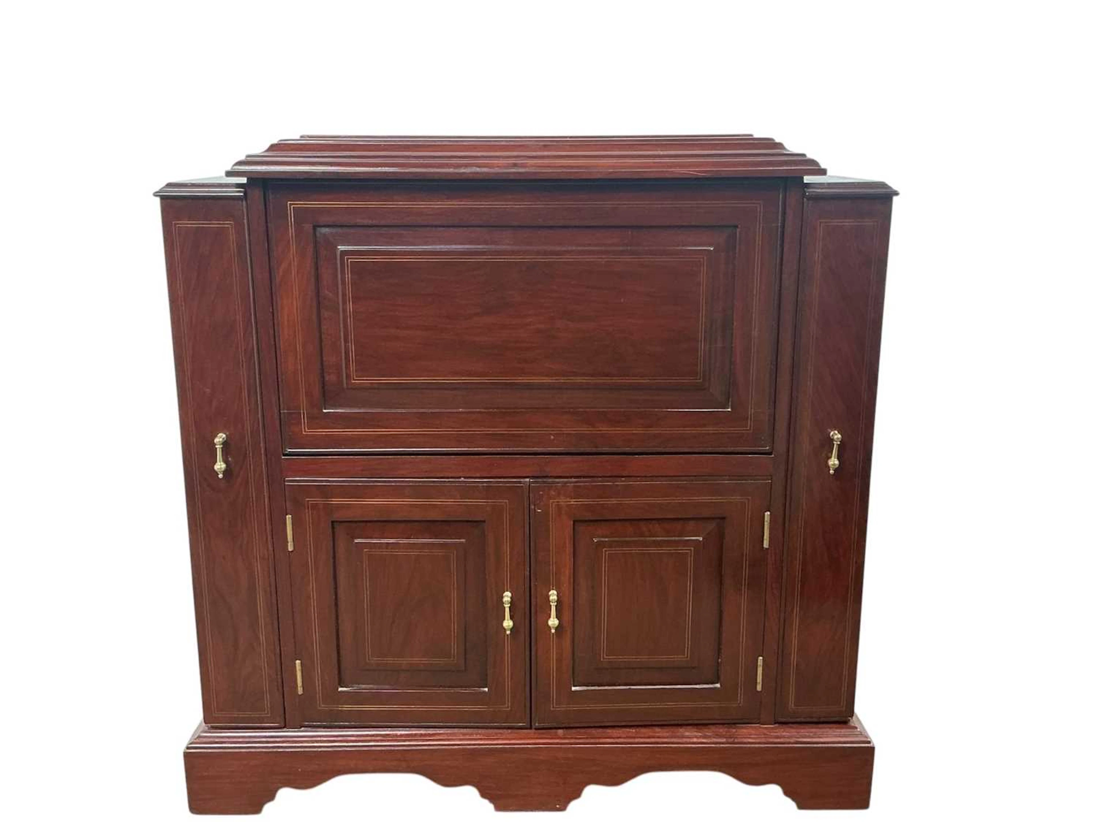 REPRODUCTION MAHOGANY COCKTAIL CABINET LATE 20TH CENTURY