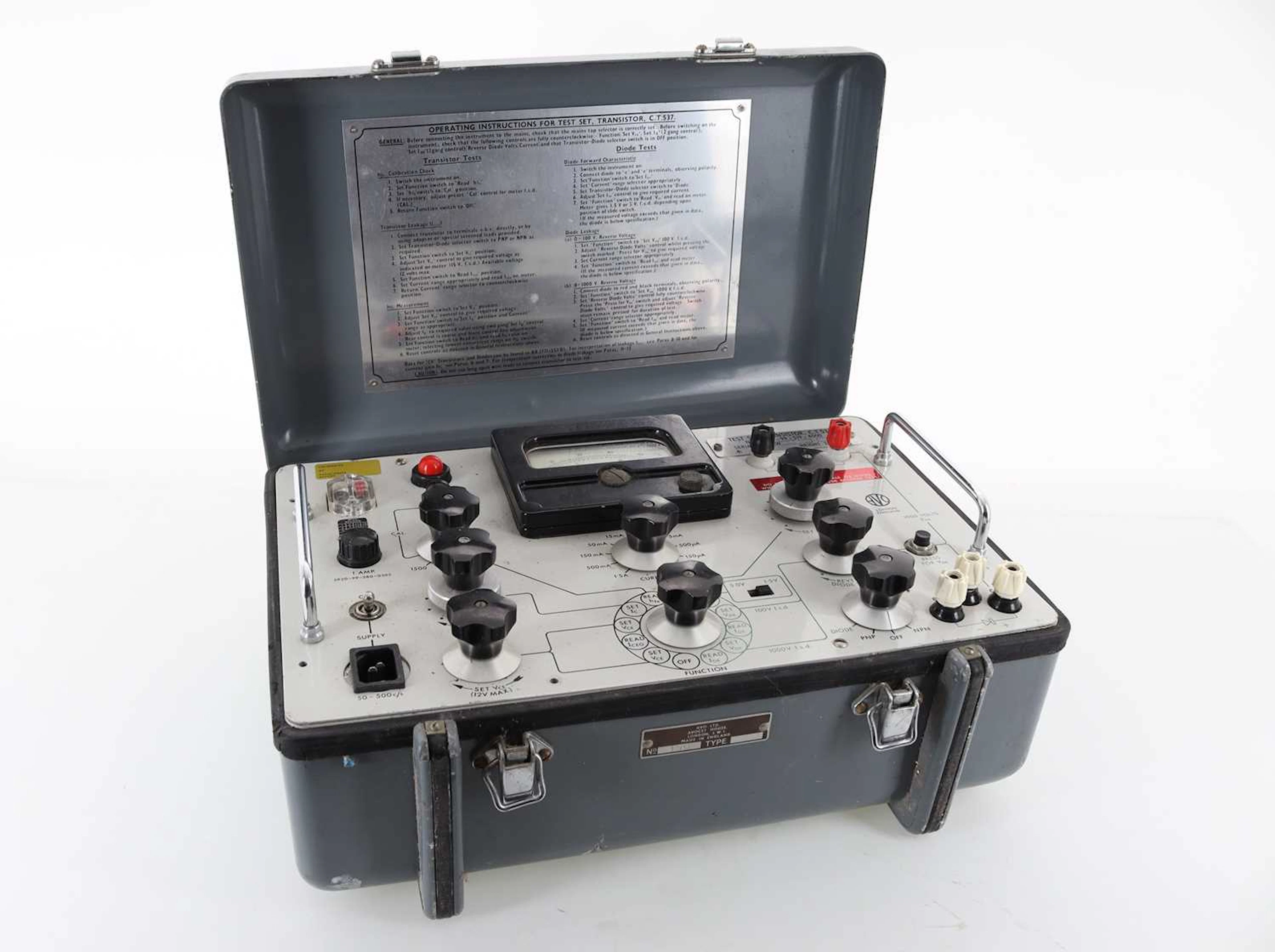 AVO TRANSISTOR TEST SET CT537 MID 20TH CENTURY