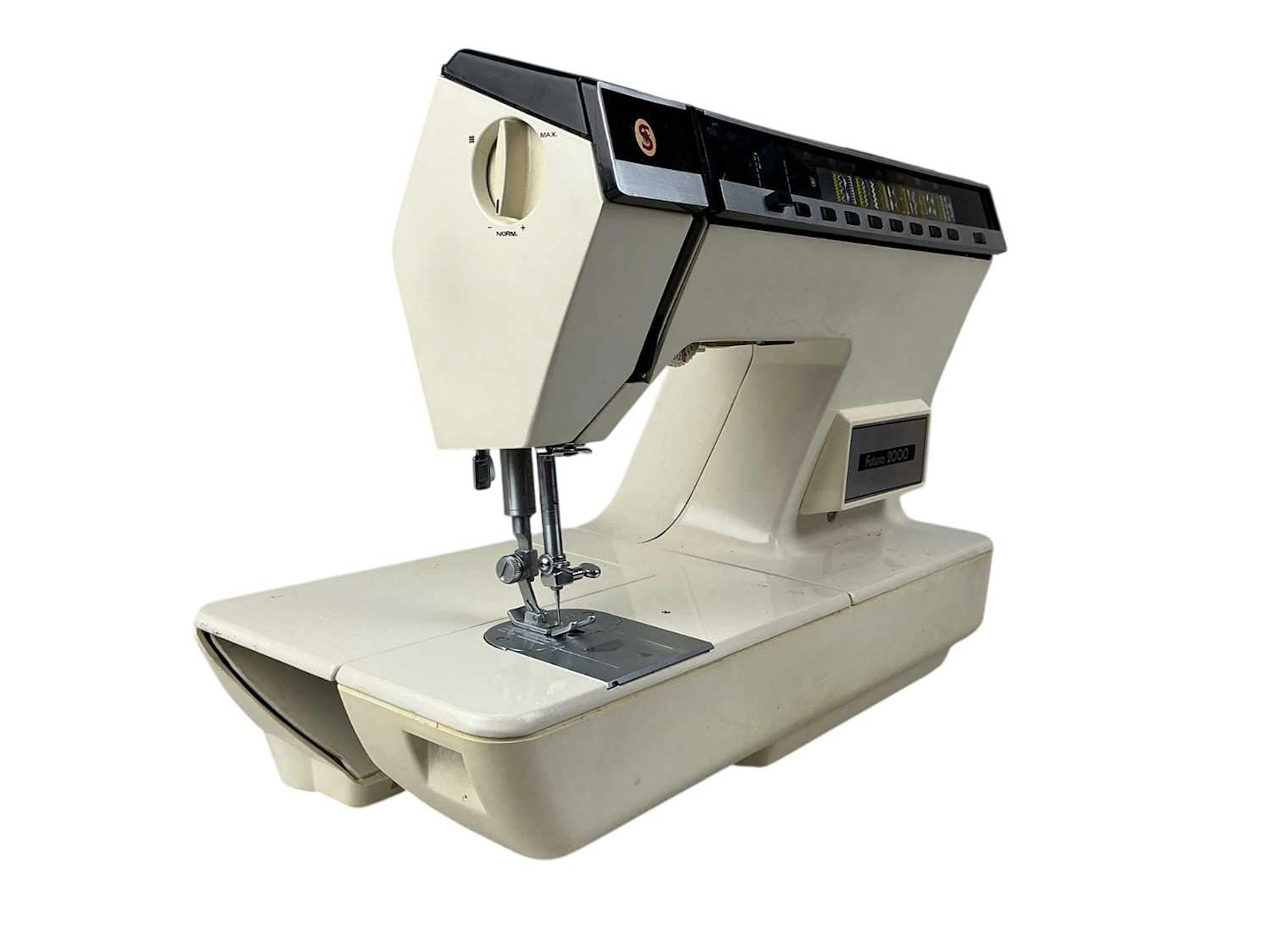 ELECTRONIC PORTABLE SEWING MACHINE LATE 20TH CENTURY