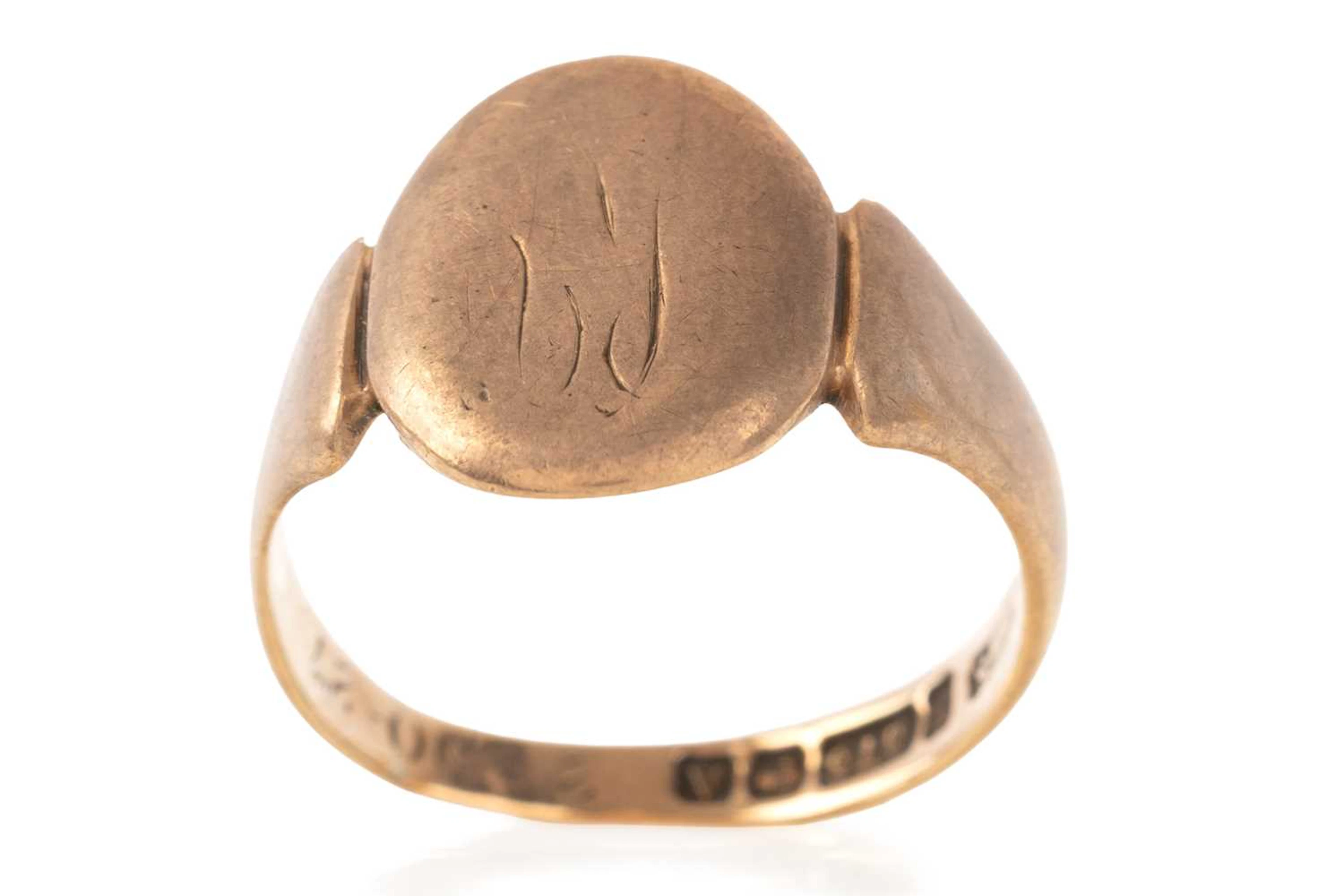 GOLD SIGNET RING MID 20TH CENTURY