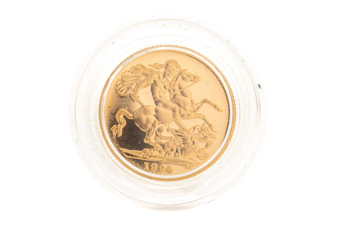 ELIZABETH II GOLD SOVEREIGN 1994