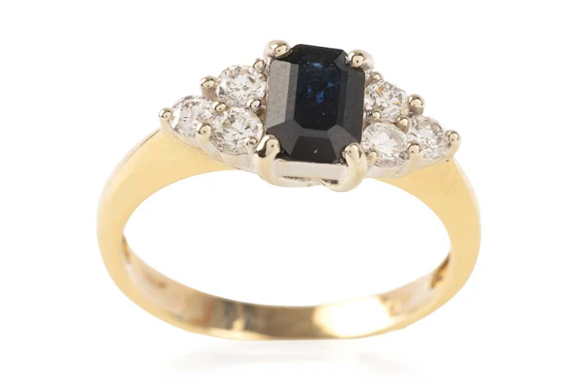 SAPPHIRE AND DIAMOND RING LATE 20TH CENTURY