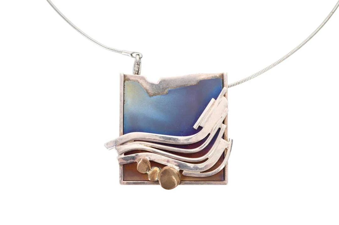 ALAIN LEROLLE (FRENCH 1947-2012), WHITE METAL NECKLACE LATE 20TH/EARLY