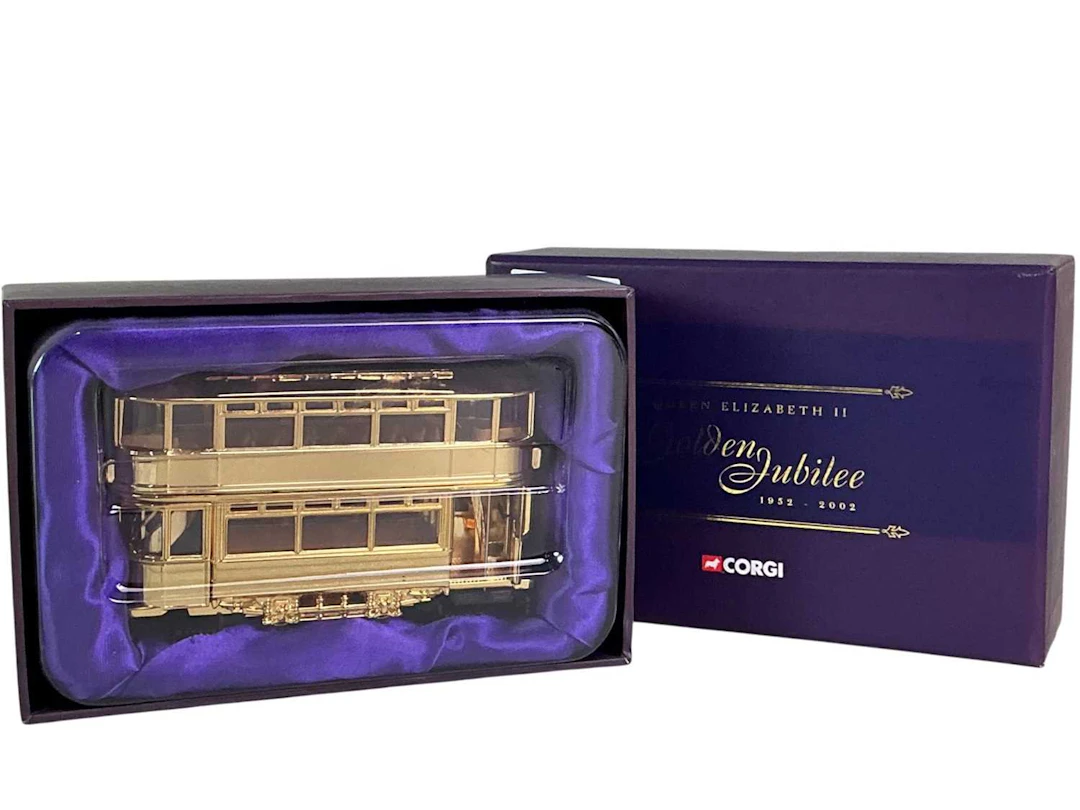 GROUP OF CORGI QUEEN ELIZABETH II GOLDEN JUBILEE SPECIAL EDITION SETS