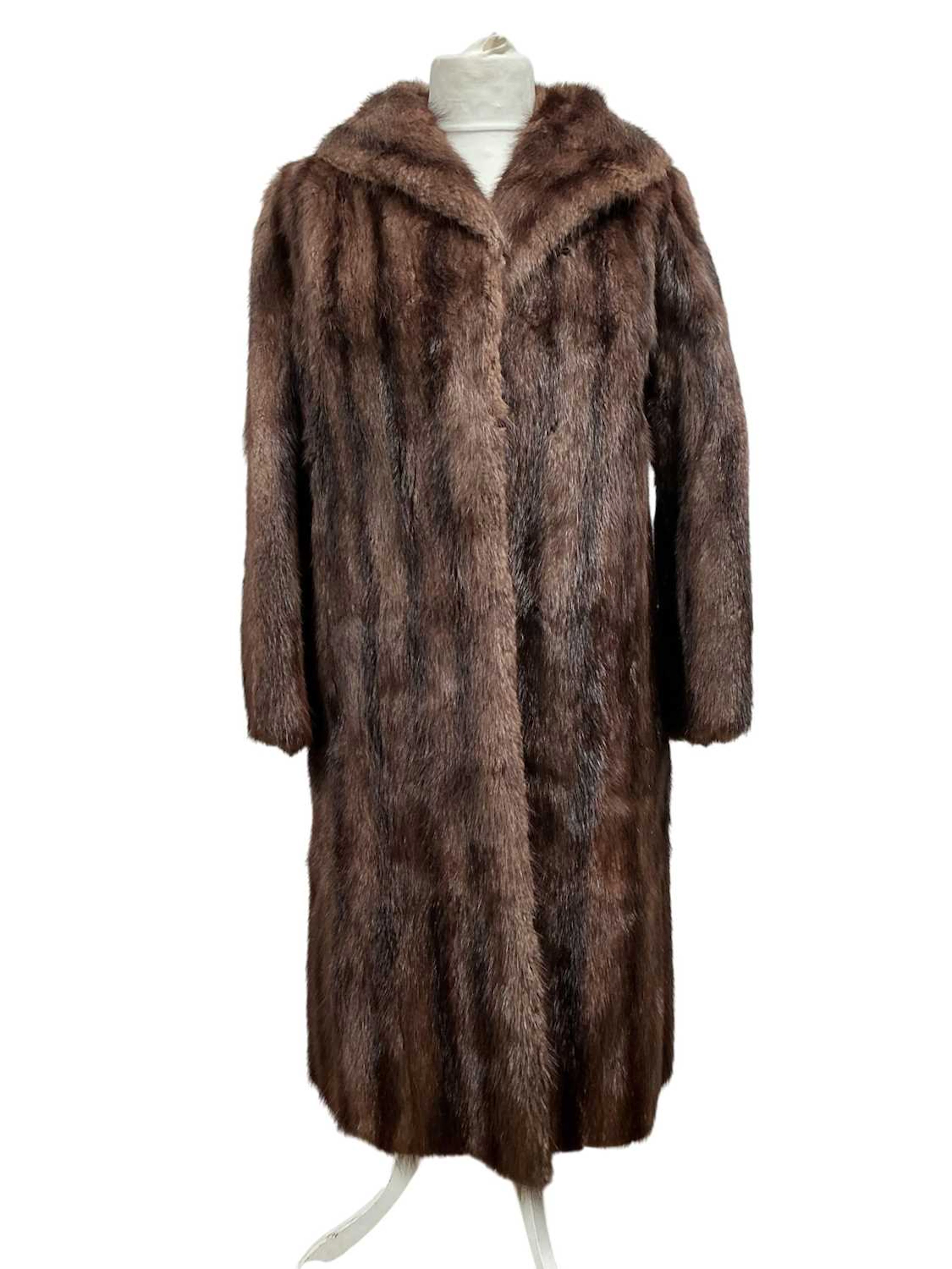 VINTAGE FUR COAT MID 20TH CENTURY