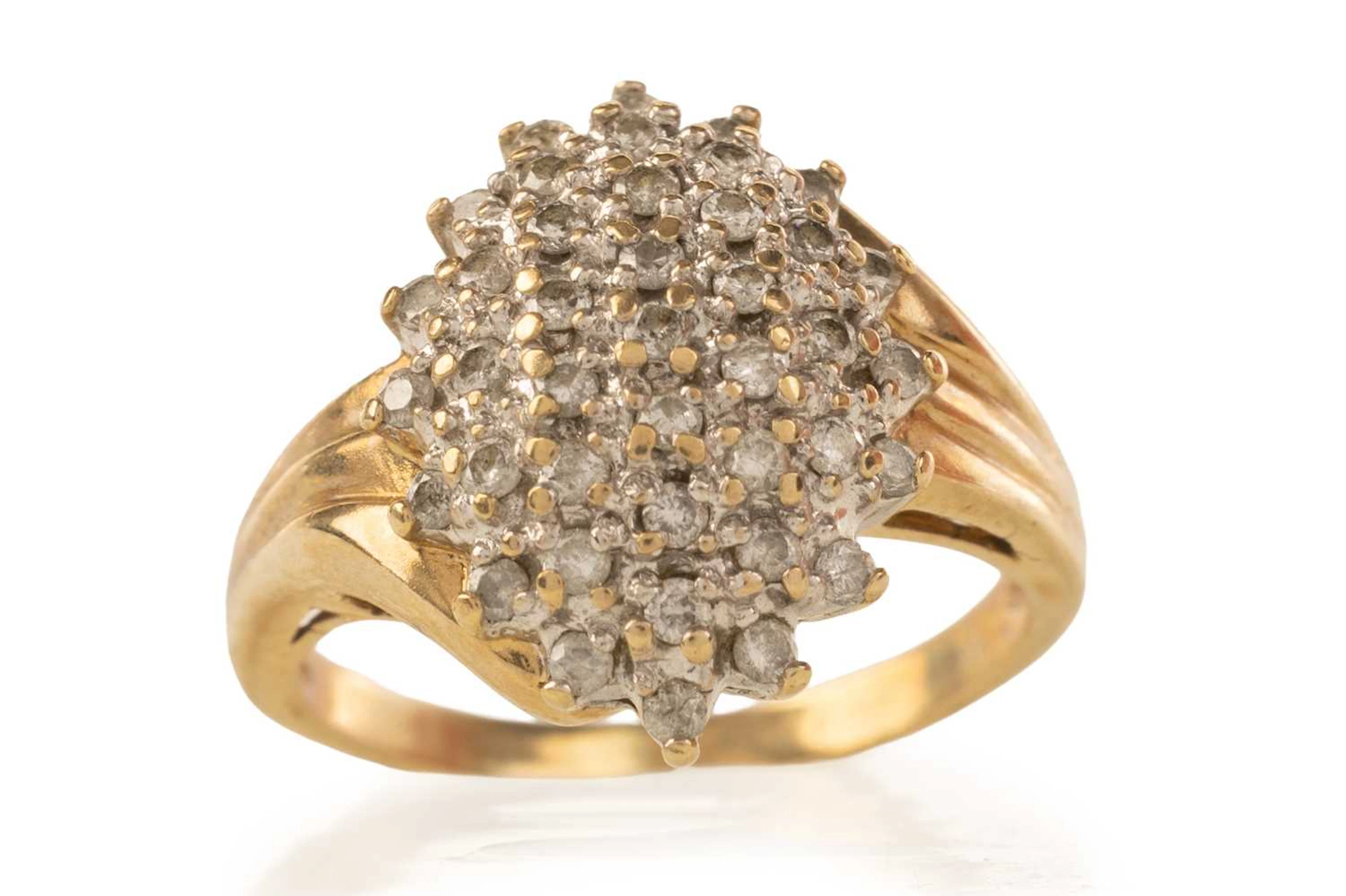 DIAMOND CLUSTER RING LATE 20TH CENTURY