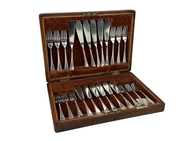 SET OF TWELVE PLATED FISH KNIVES AND TWELVE FORKS MID 20TH CENTURY