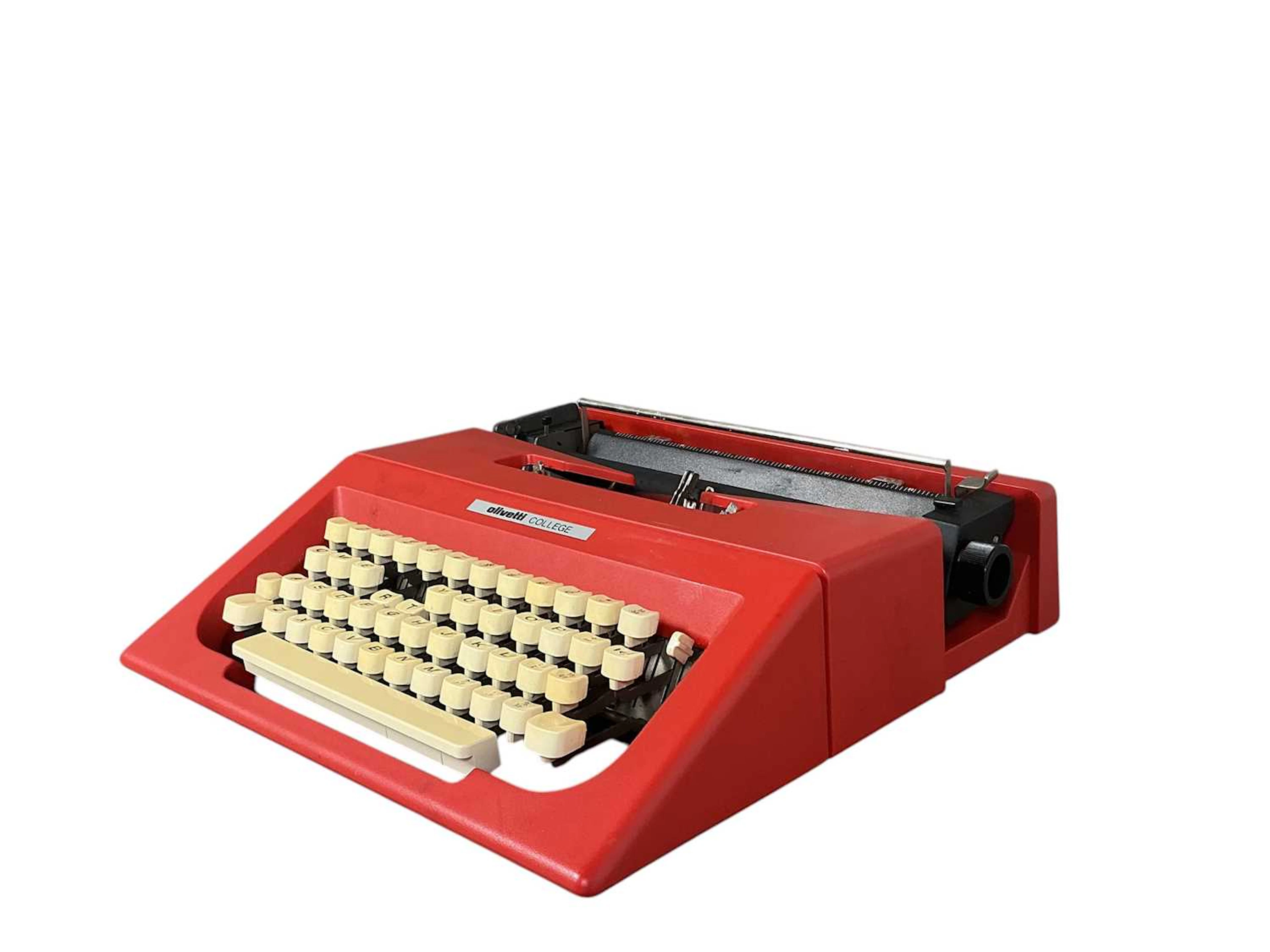 VINTAGE OLIVETTI COLLEGE MANUAL TYPEWRITER MID 20TH CENTURY