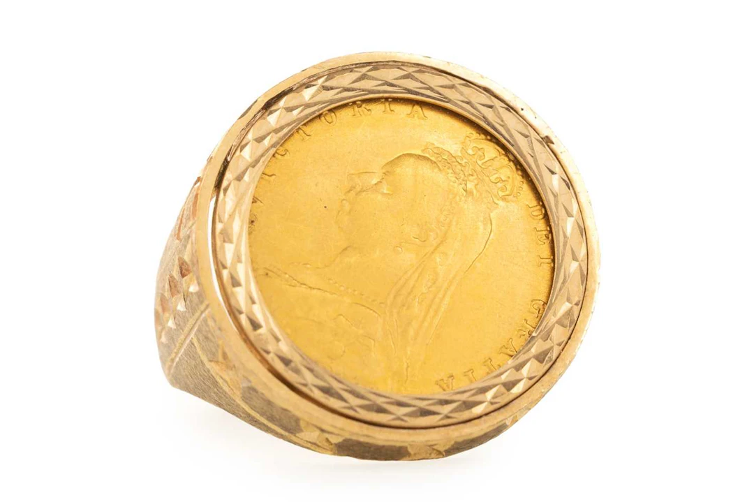 VICTORIA GOLD SOVEREIGN RING 1897