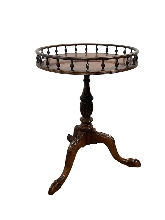 VICTORIAN MAHOGANY OCCASIONAL TABLE LATE 19TH CENTURY