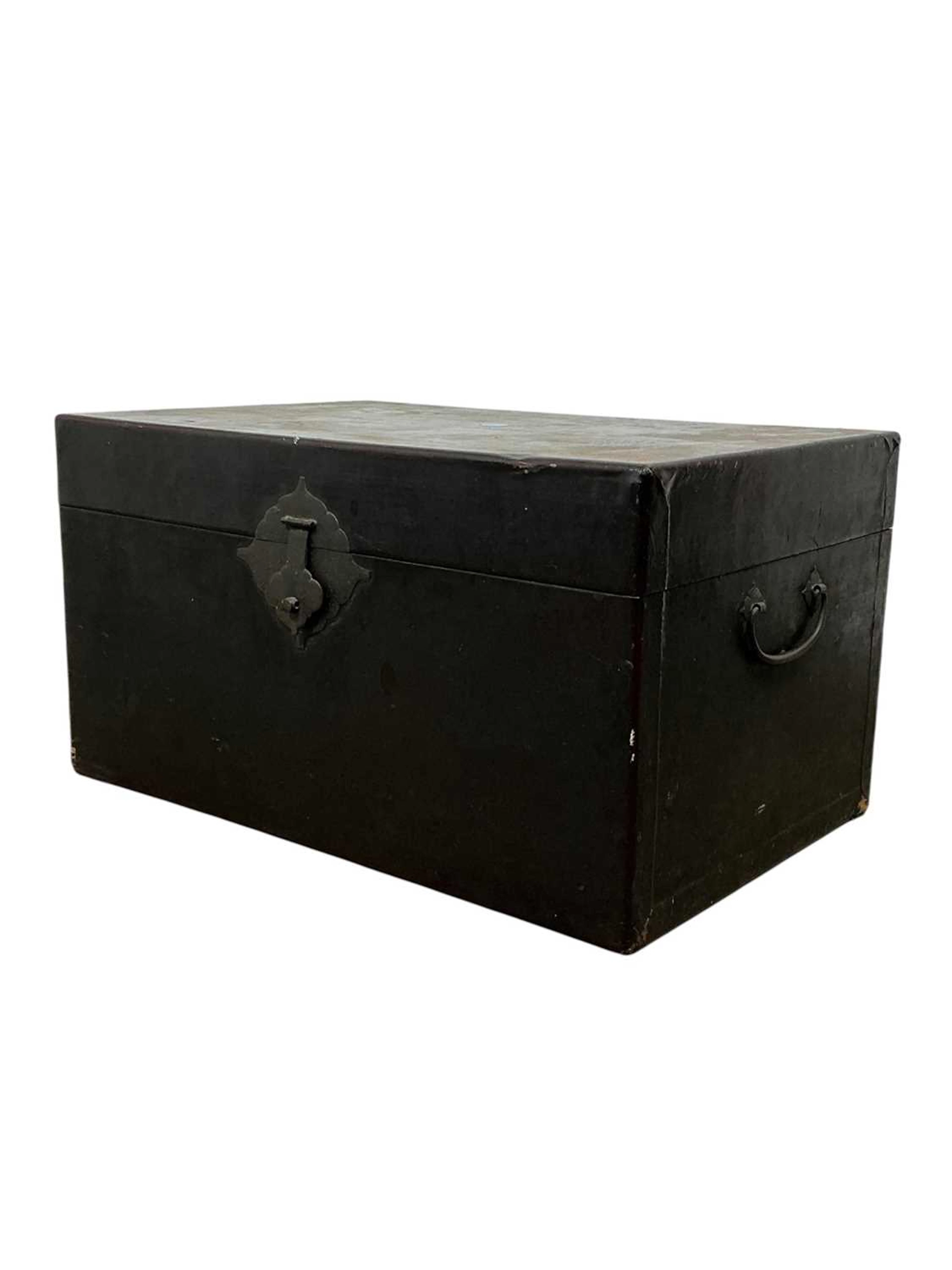 CHINESE STORAGE CHEST, MID/LATE 20TH CENTURY ALONG WITH OTHER ITEMS
