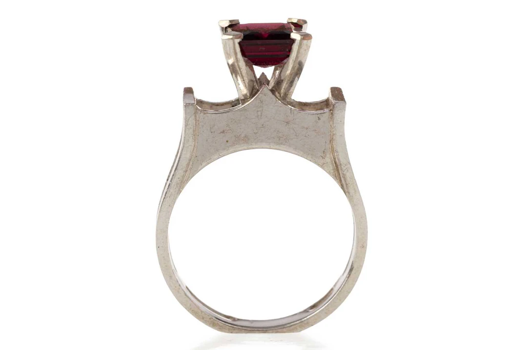 GEM SET SOLITAIRE RING LATE 20TH CENTURY