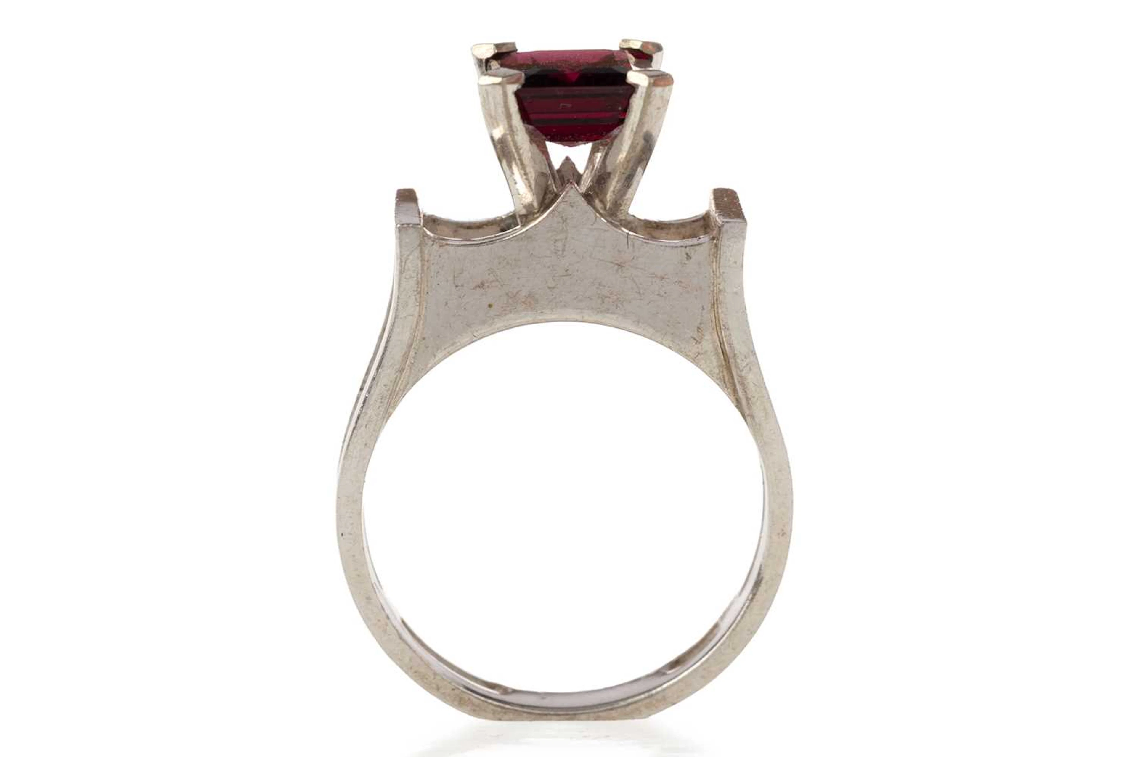 GEM SET SOLITAIRE RING LATE 20TH CENTURY