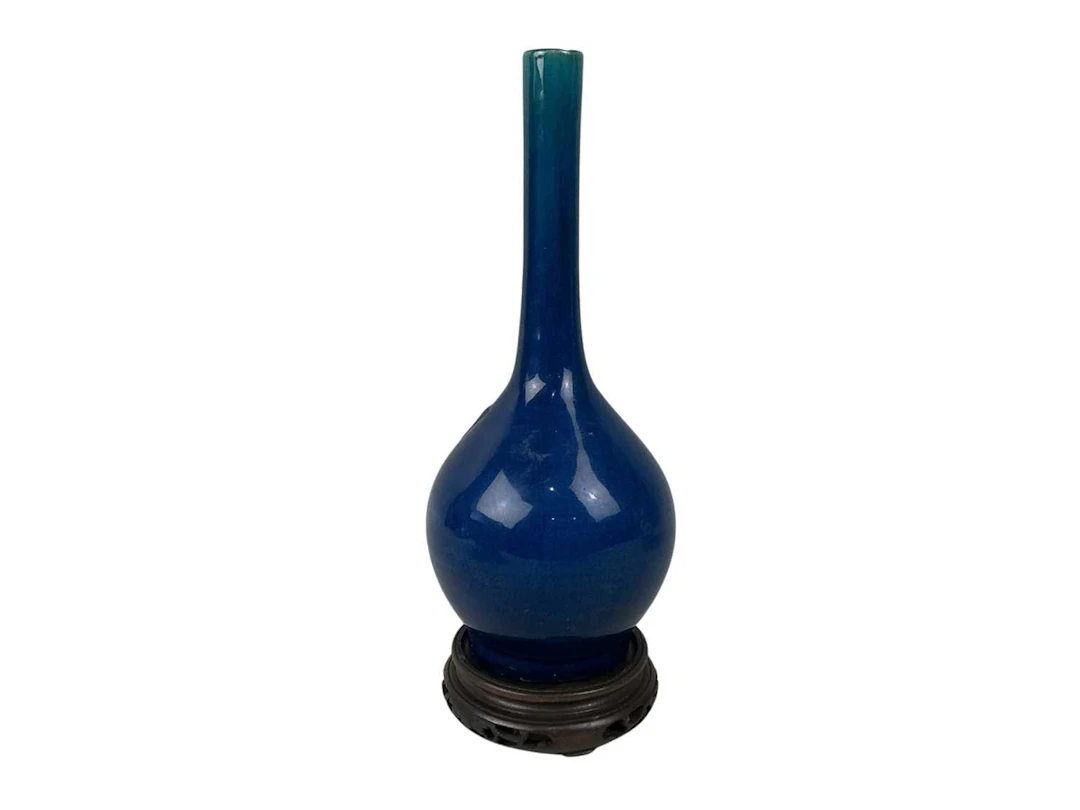 TWO CHINESE CERAMIC VASES EARLY 20TH CENTURY