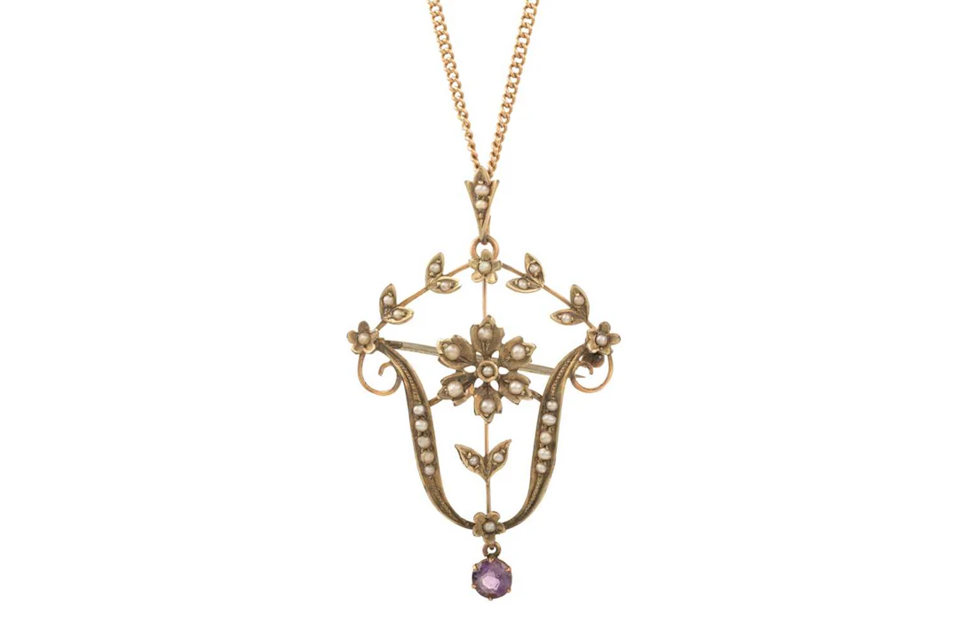 AMETHYST AND SEED PEARL HOLBEIN EARLY 20TH CENTURY