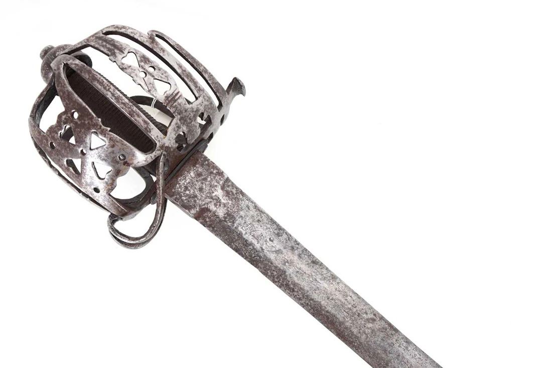 BASKET HILT BROAD SWORD EARLY 18TH CENTURY