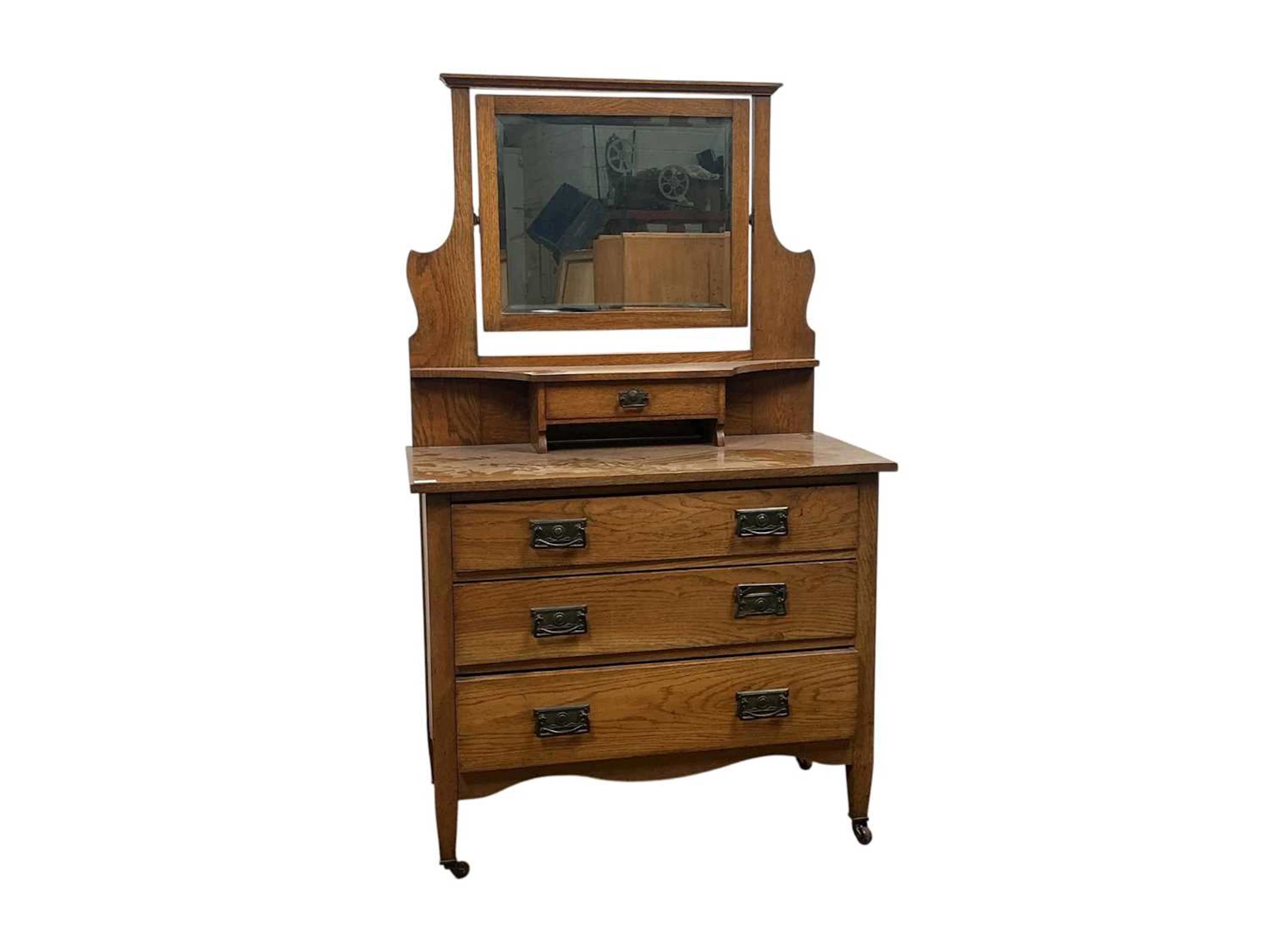 ARTS & CRAFTS OAK DRESSING CHEST EARLY 20TH CENTURY