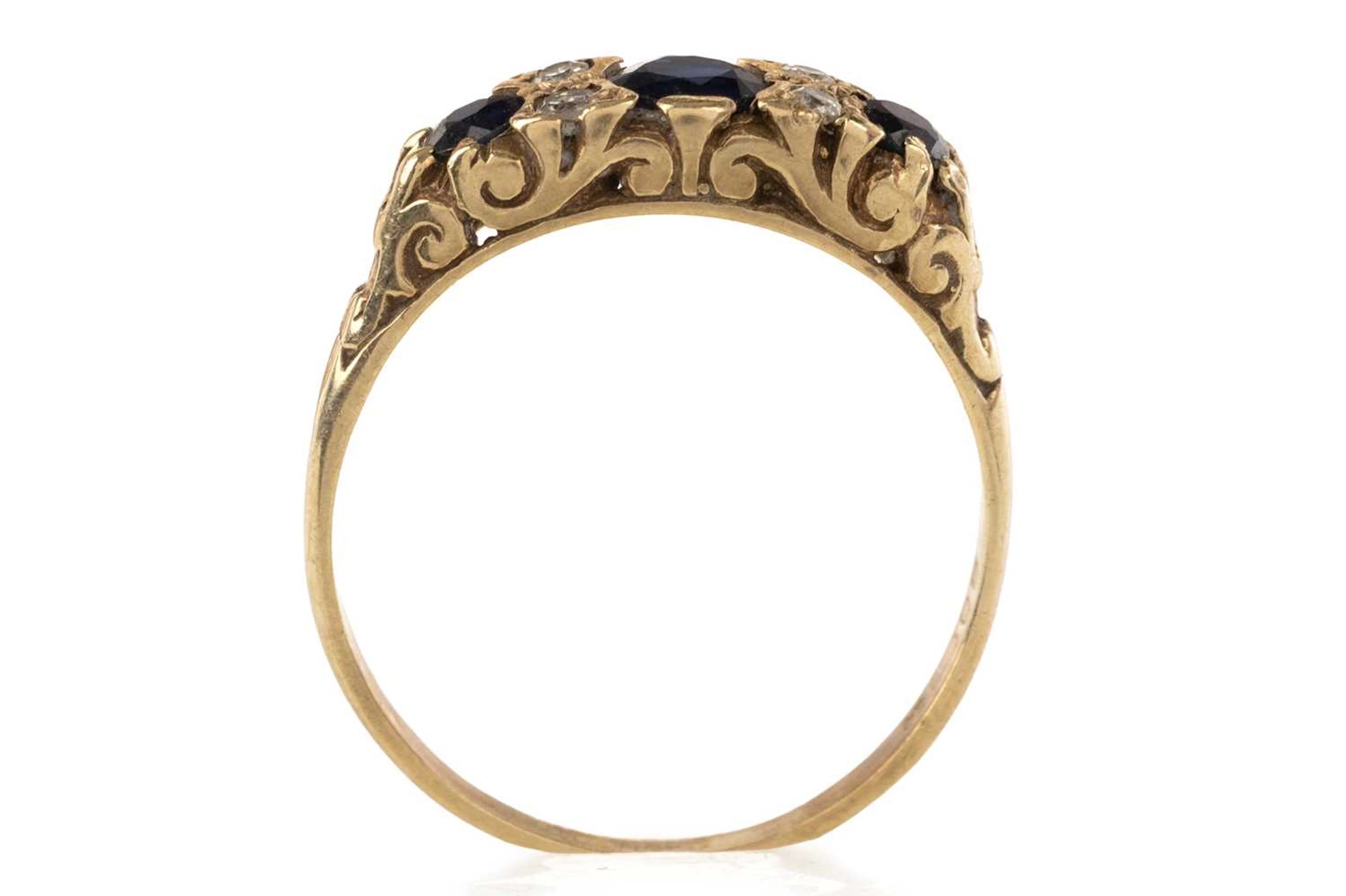 SAPPHIRE AND DIAMOND BOAT RING EARLY 20TH CENTURY