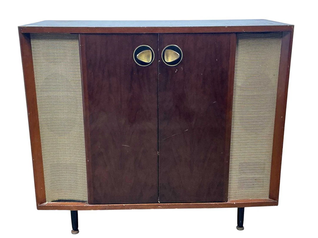 VINTAGE MURPHY RADIOGRAM, MID 20TH CENTURY ALONG WITH A RECORD CABINET