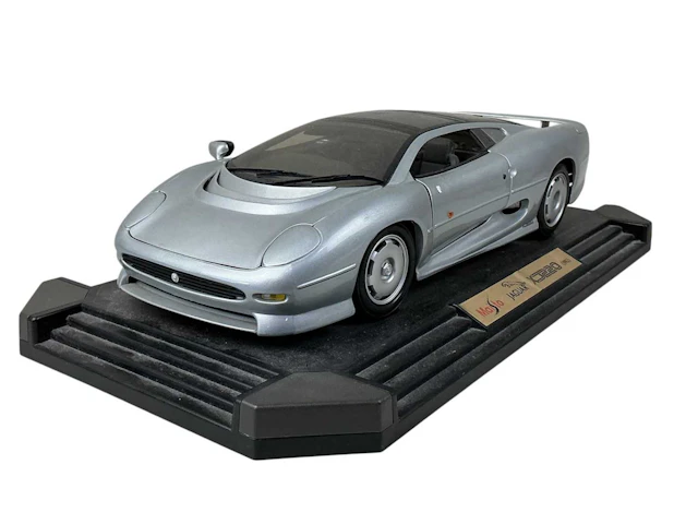COLLECTION OF DIECAST MODEL VEHICLES LATE 20TH/EARLY 21ST CENTURY