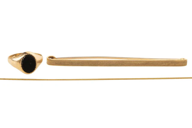 GOLD NECKLACE, RING AND BAR BROOCH MID/LATE 20TH CENTURY