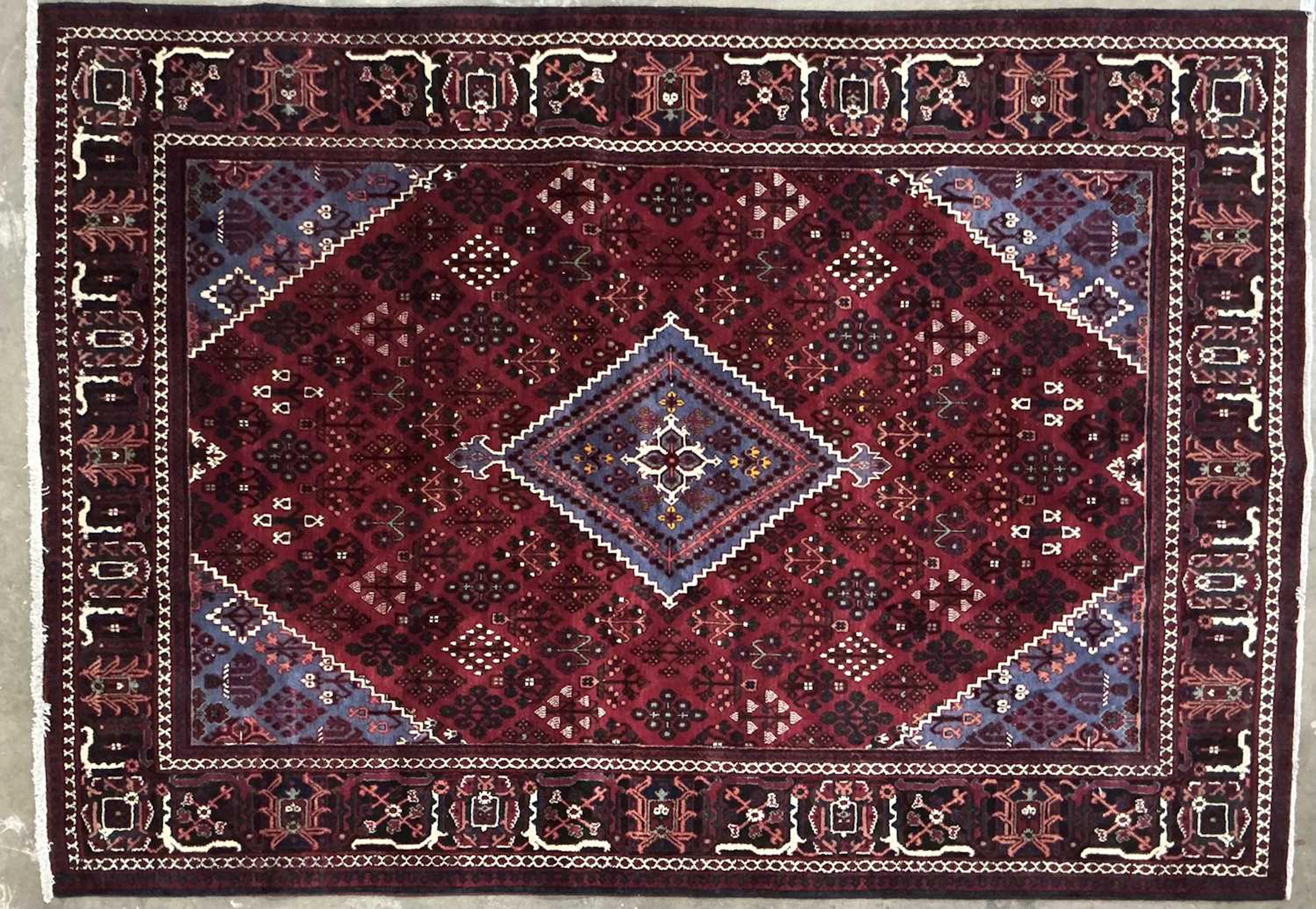 PERSIAN JOSHAGAN RUG MID 20TH CENTURY