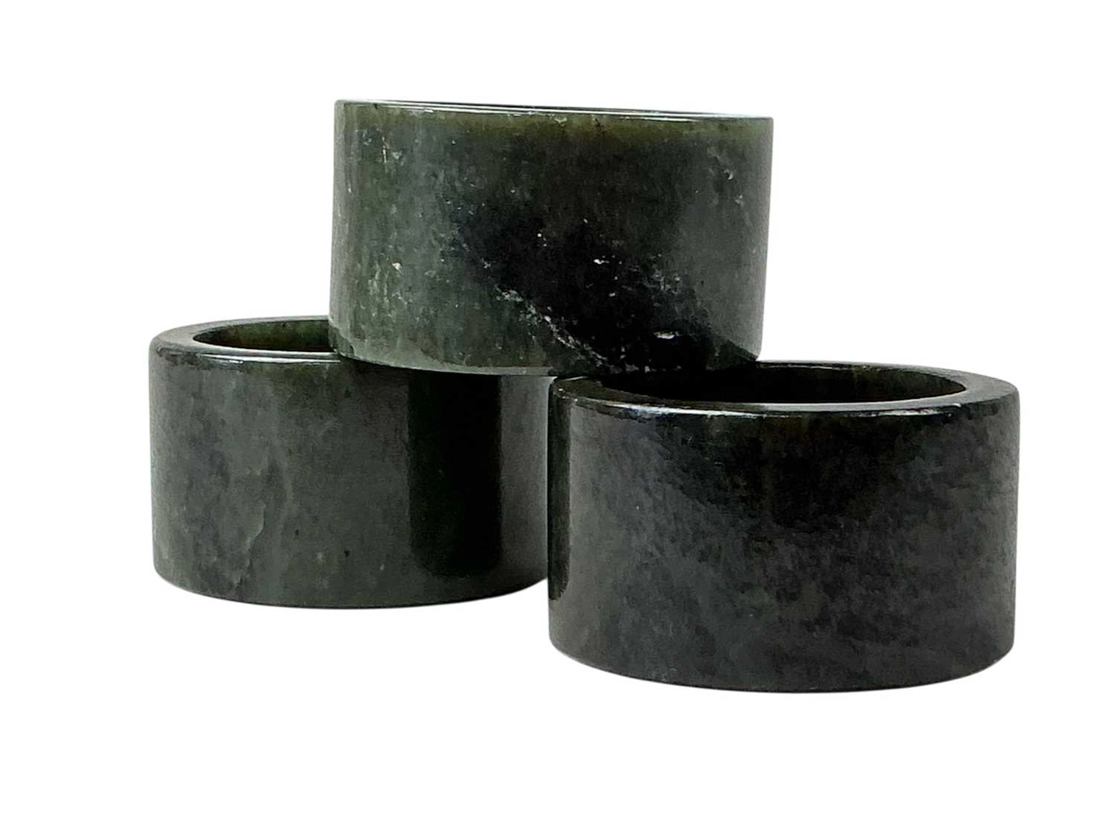 SET OF SIX SPINACH JADE NAPKIN RINGS MID/LATE 20TH CENTURY