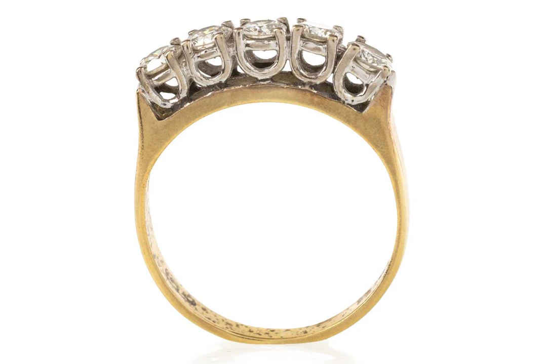DIAMOND FIVE STONE RING EARLY/MID 20TH CENTURY