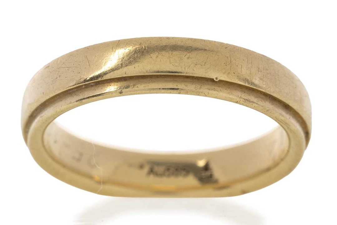 GOLD WEDDING BAND LATE 20TH CENTURY