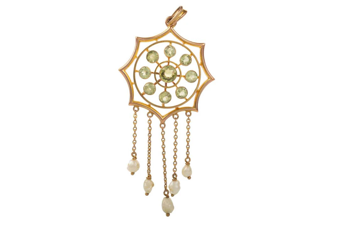 EDWARDIAN PERIDOT AND PEARL PENDANT EARLY 20TH CENTURY