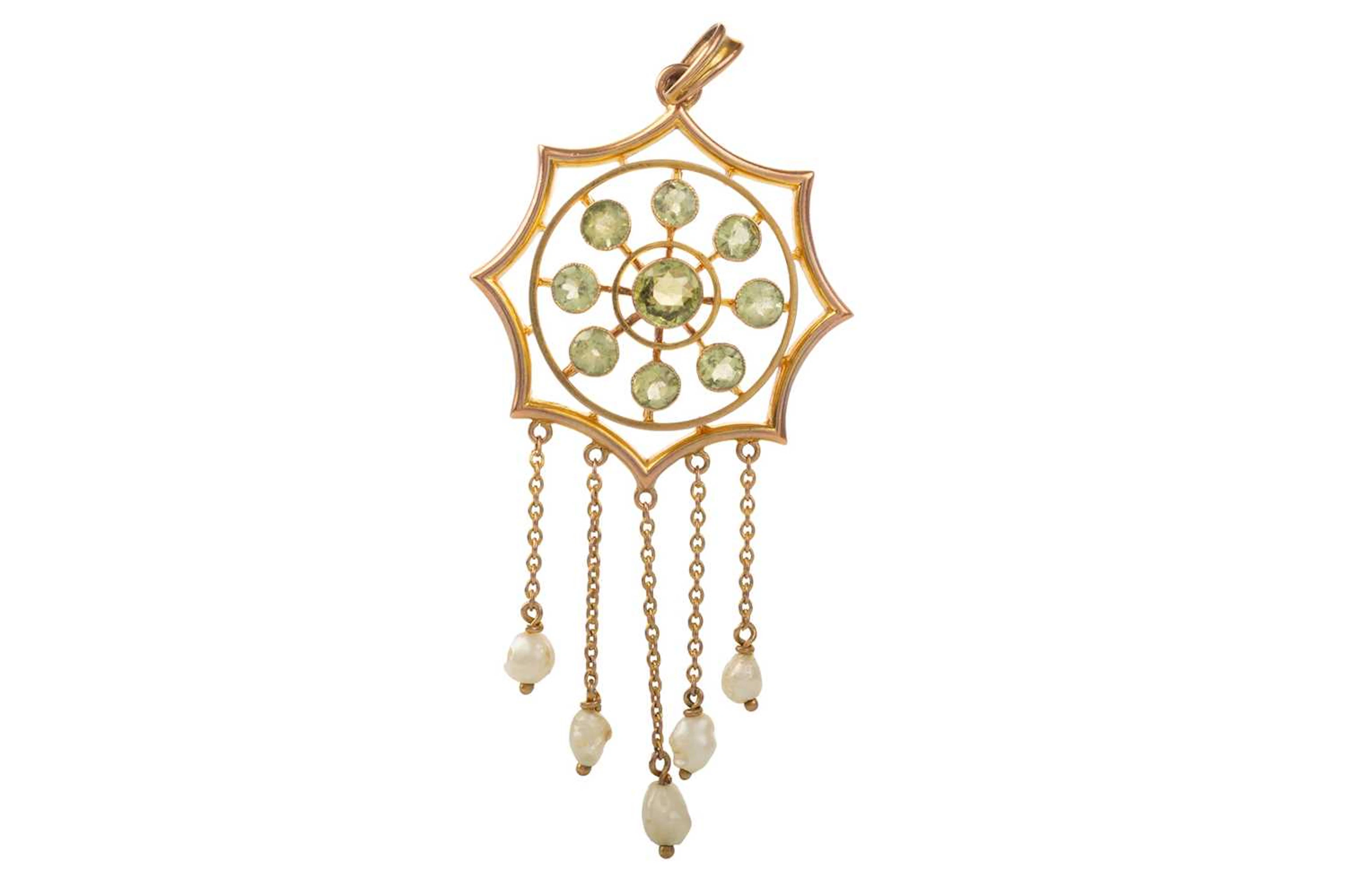 EDWARDIAN PERIDOT AND PEARL PENDANT EARLY 20TH CENTURY
