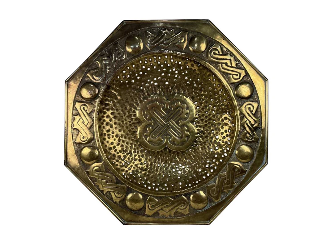 GLASGOW SCHOOL BRASS OCTAGONAL WALL PLAQUE EARLY 20TH CENTURY