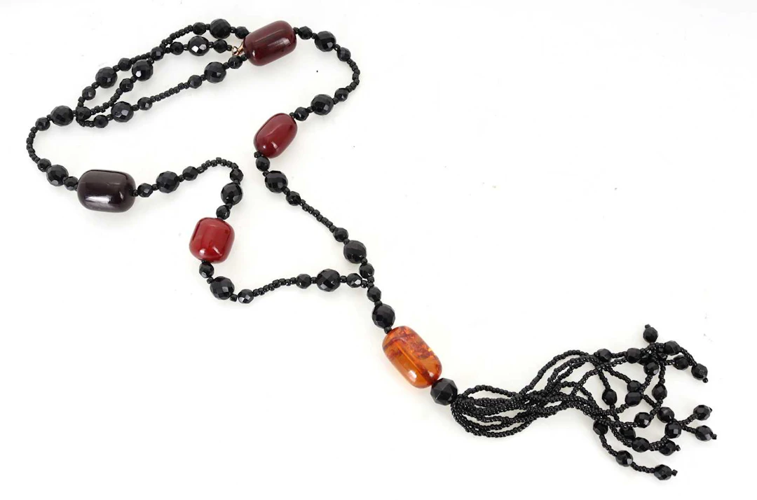 VINTAGE JET AND AMBER BEAD NECKLACE LATE 19TH/EARLY 20TH CENTURY