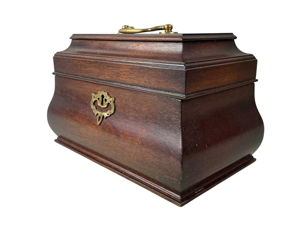 REPRODUCTION MAHOGANY TEA CADDY MID/LATE 20TH CENTURY