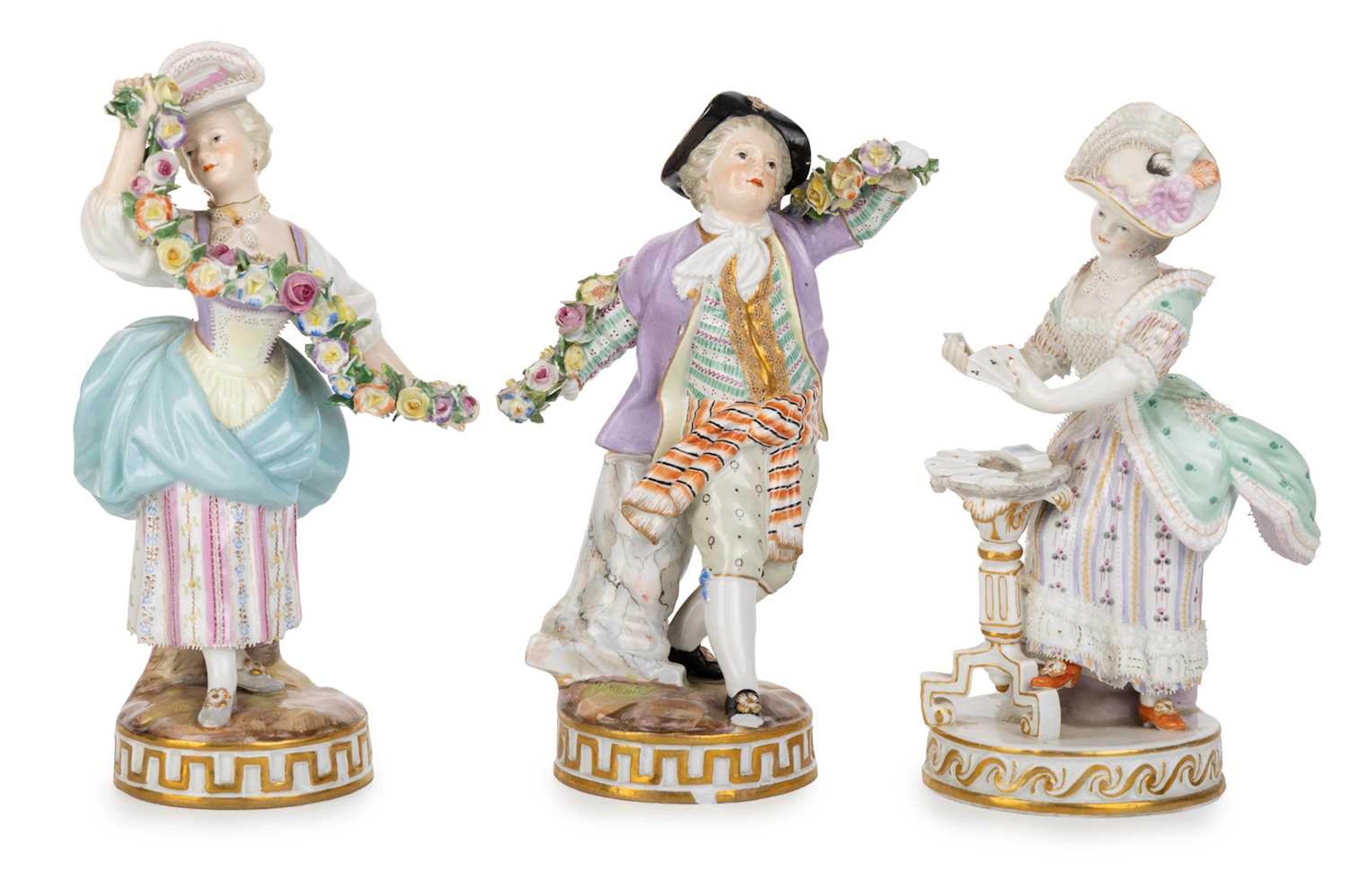 THREE MEISSEN PORCELAIN FIGURES LATE 18TH/EARLY 19TH CENTURY