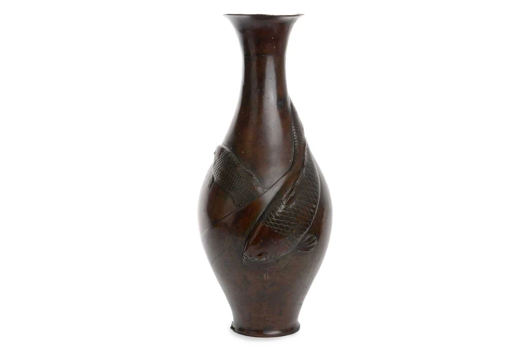 JAPANESE BRONZE VASE MEIJI PERIOD (1868 - 1912)