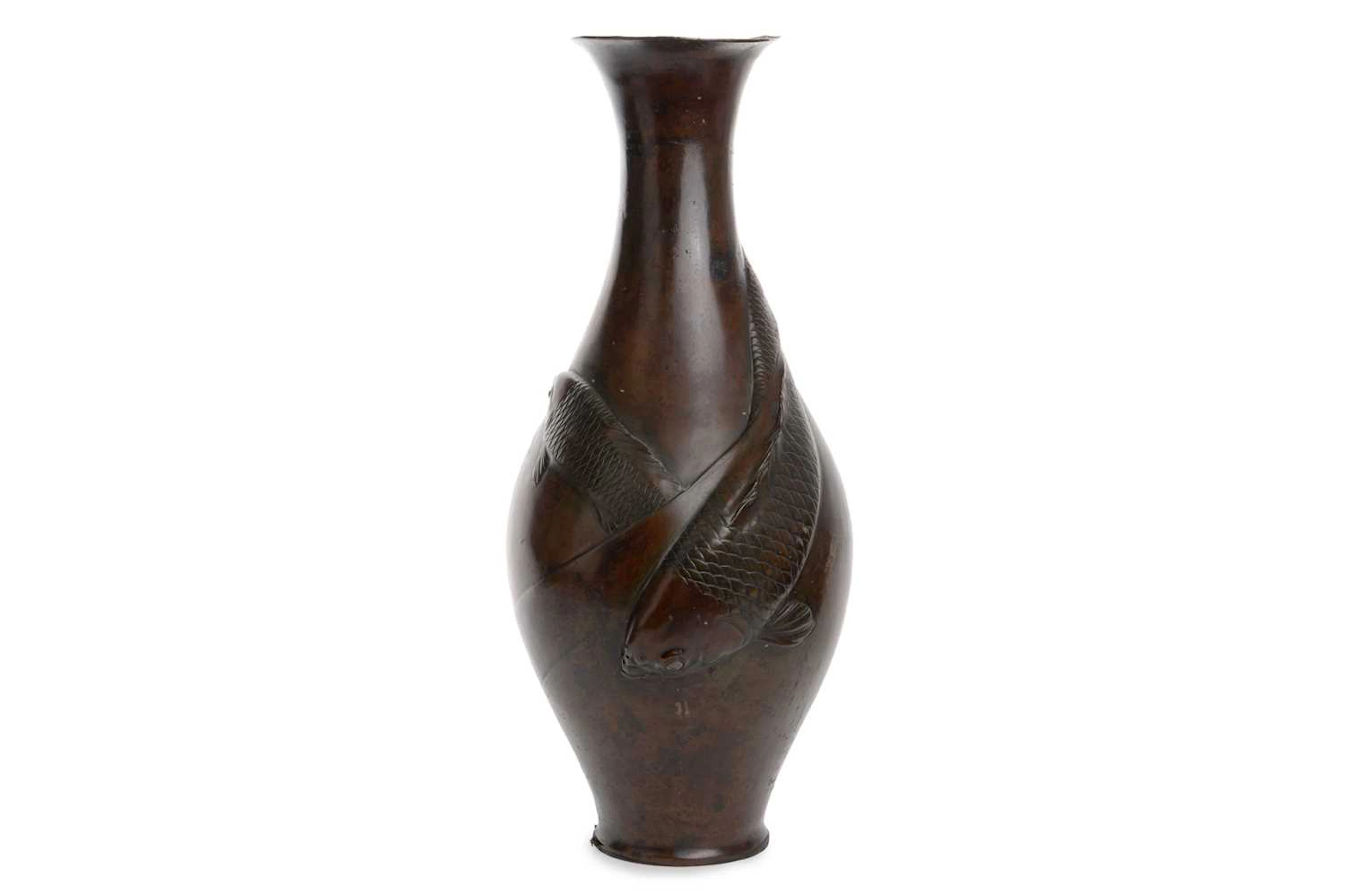 JAPANESE BRONZE VASE MEIJI PERIOD (1868 - 1912)