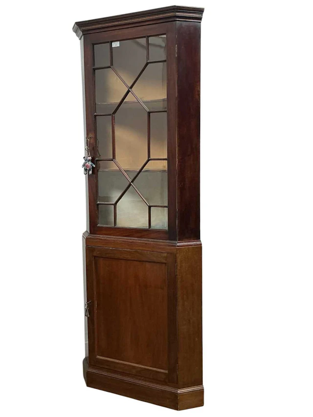 MAHOGANY FLOOR STANDING CORNER CABINET LATE 20TH CENTURY