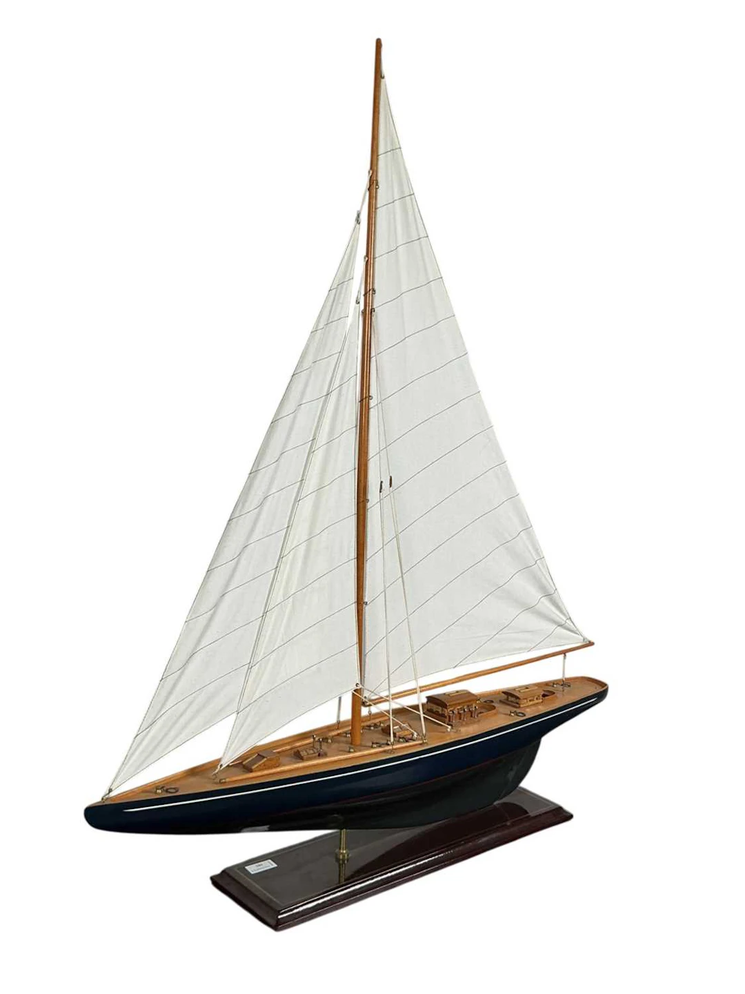HAND CRAFTED MODEL SAILING YACHT LATE 20TH CENTURY